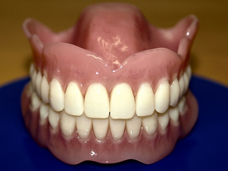 Стресс наносит большой вред здоровью зубов
