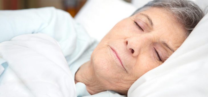 Короткий сон может нанести вред здоровью костей у пожилых женщин